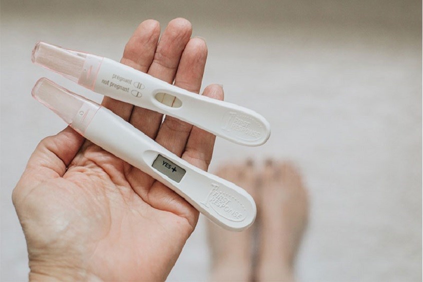 Thử que 2 vạch mờ là có thai không?