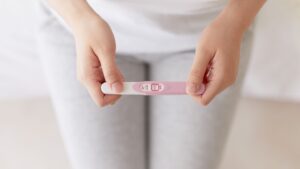 Chậm kinh 15 ngày thử que 1 vạch