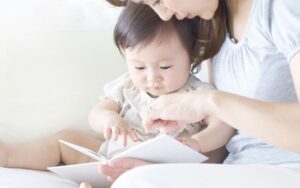 Em bé 16 tháng tuổi