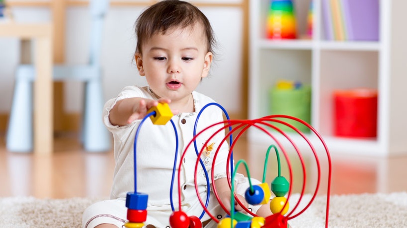 Em bé 25 tháng tuổi