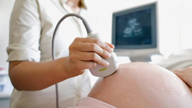 dị tật chất xám thai nhi